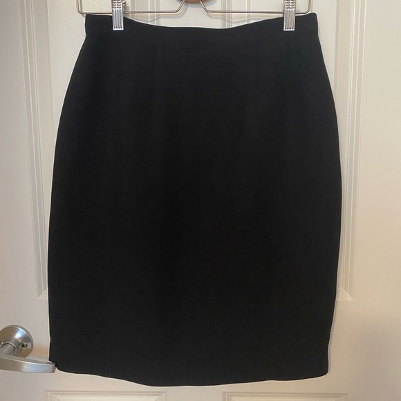 Vintage Black Pencil Skirt (Korean Brand - can’t make out name) - Picture 4 of 10